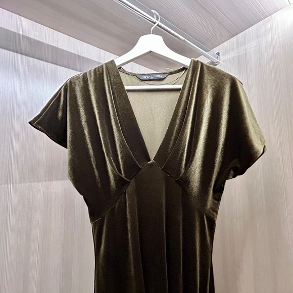 Zara velvet holiday midi dress - Picture 4 of 4
